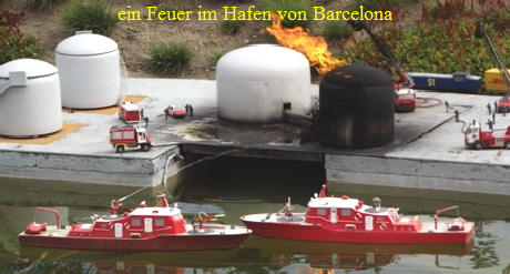 ein Feuer im Hafen von Barcelona