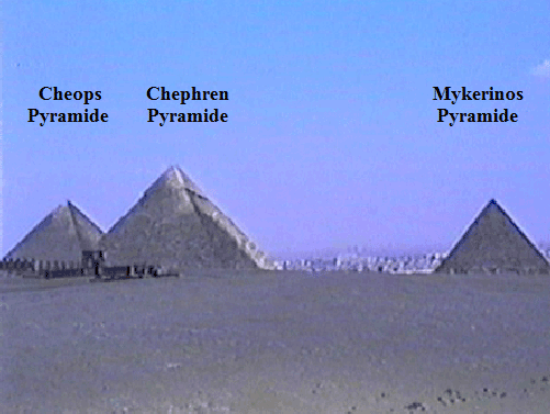 Cheops        Chephren                                     Mykerinos
     Pyramide       Pyramide                                      Pyramide