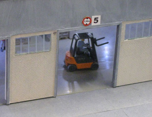 2010-Wunderwelt-054-Gabelstapler